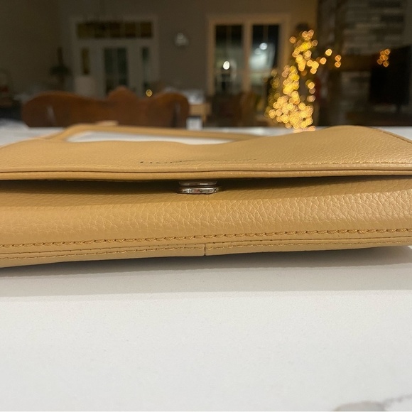 NWOT Tignanello Slim Cellphone Crossbody Leather; color: Honey Tan - Picture 8 of 13